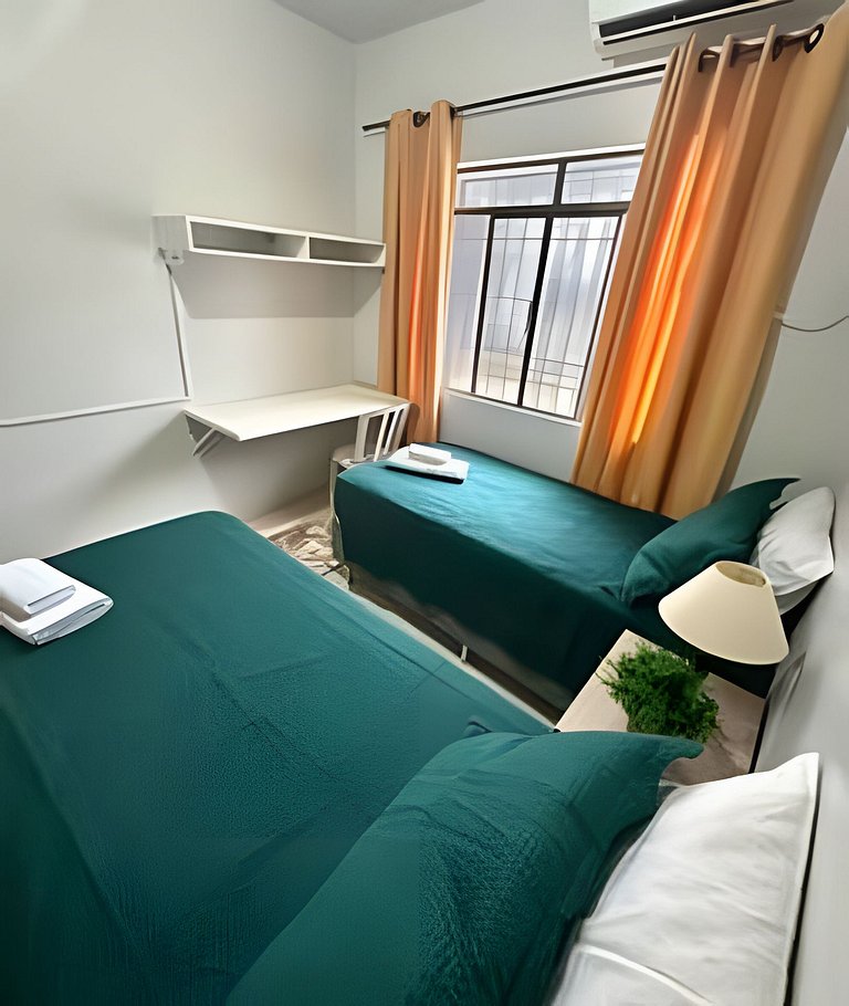 Casa com 3 suites piscina ar 1 km Shopping JL