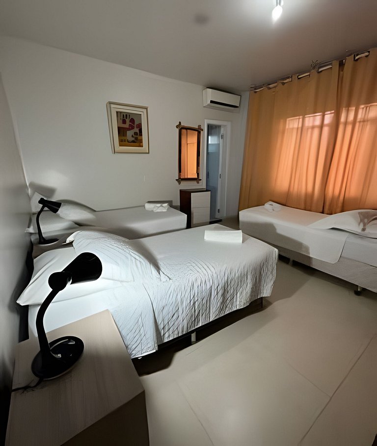 Casa com 3 suites piscina ar 1 km Shopping JL