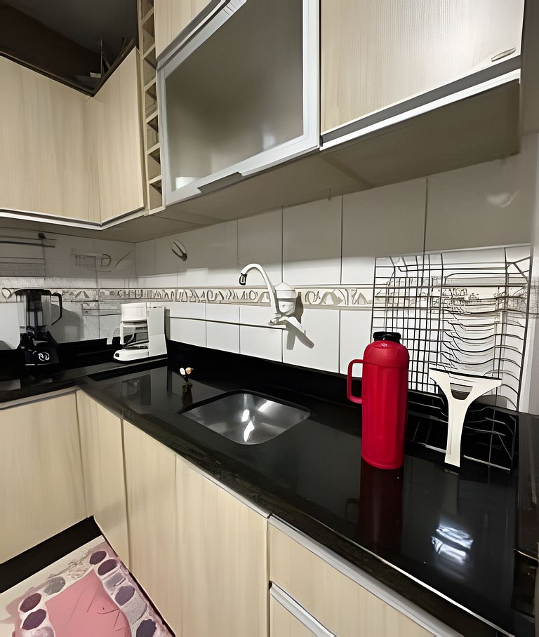 Casa com 3 suites piscina ar 1 km Shopping JL