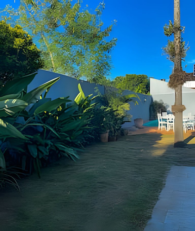 Casa com 3 suite 1qto piscina  AR para 10 hóspedes