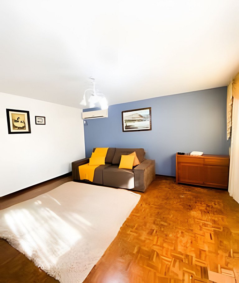 Casa com 3 suite 1qto piscina  AR para 10 hóspedes