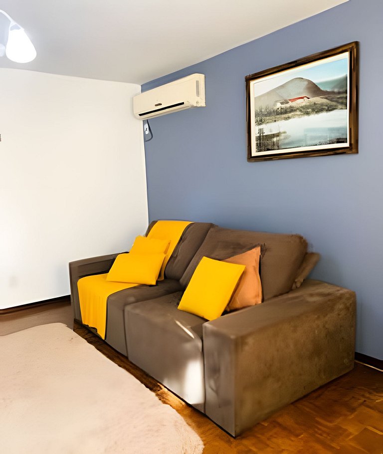 Casa com 3 suite 1qto piscina  AR para 10 hóspedes