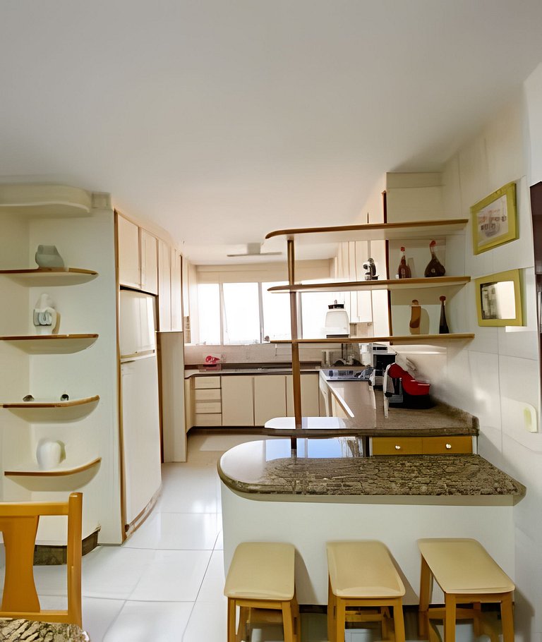 Casa com 3 suite 1qto piscina  AR para 10 hóspedes
