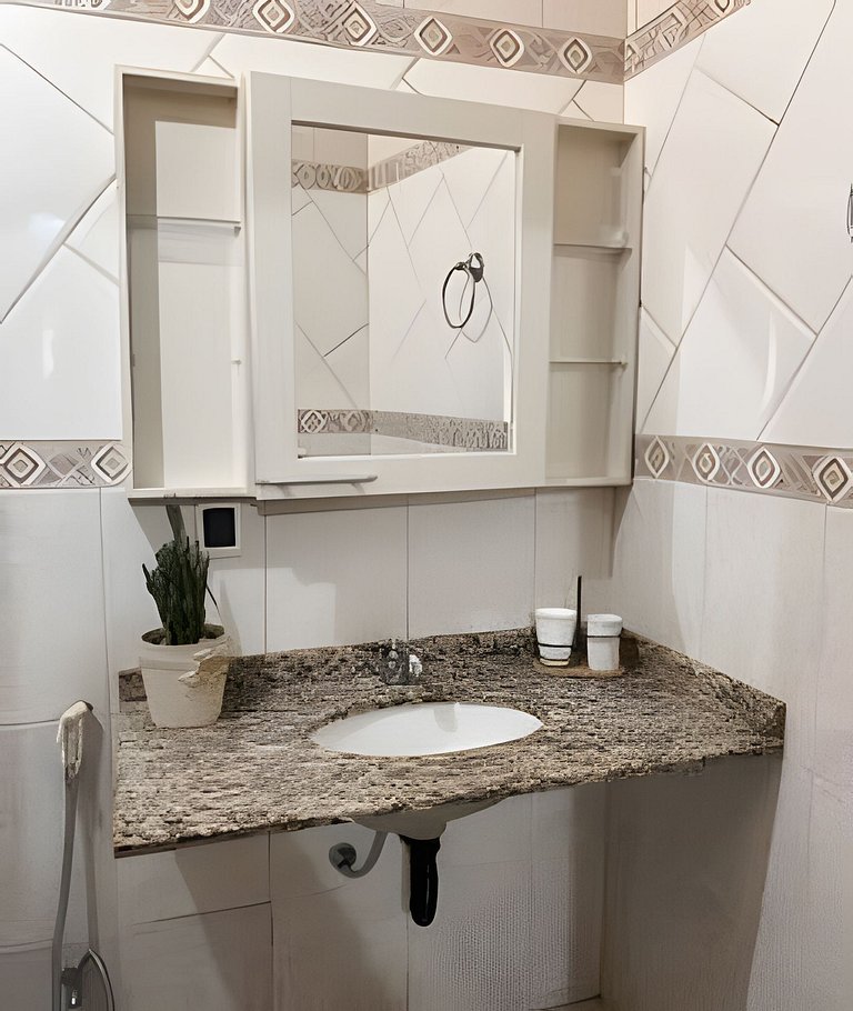 Casa com 3 suite 1qto piscina  AR para 10 hóspedes