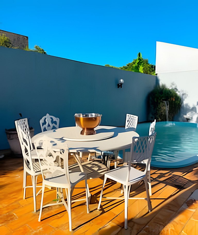 Casa com 3 suite 1qto piscina  AR para 10 hóspedes