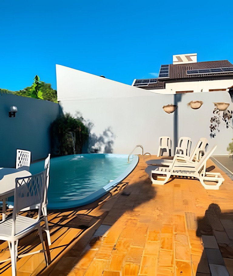 Casa com 3 suite 1qto piscina  AR para 10 hóspedes