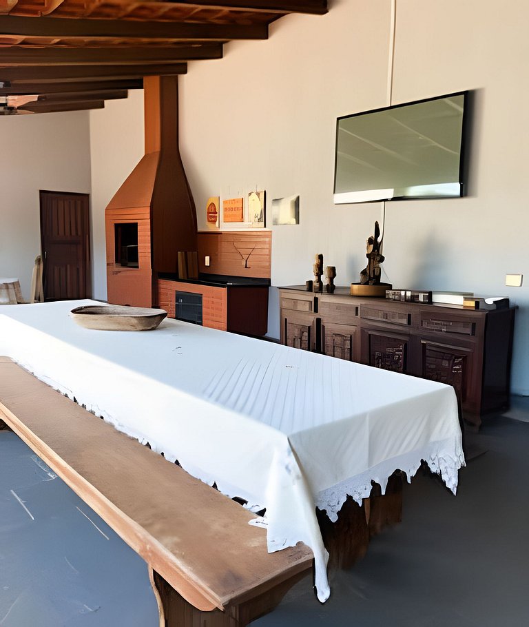Casa com 3 suite 1qto piscina  AR para 10 hóspedes