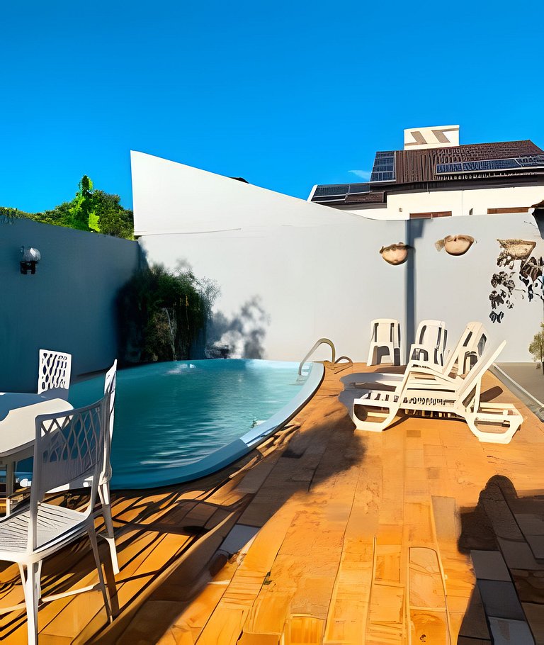 Casa com 3 suite 1qto piscina  AR para 10 hóspedes