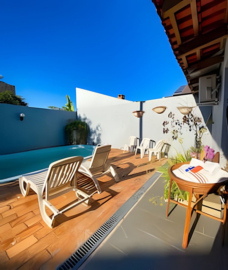 Casa com 3 suite 1qto piscina  AR para 10 hóspedes