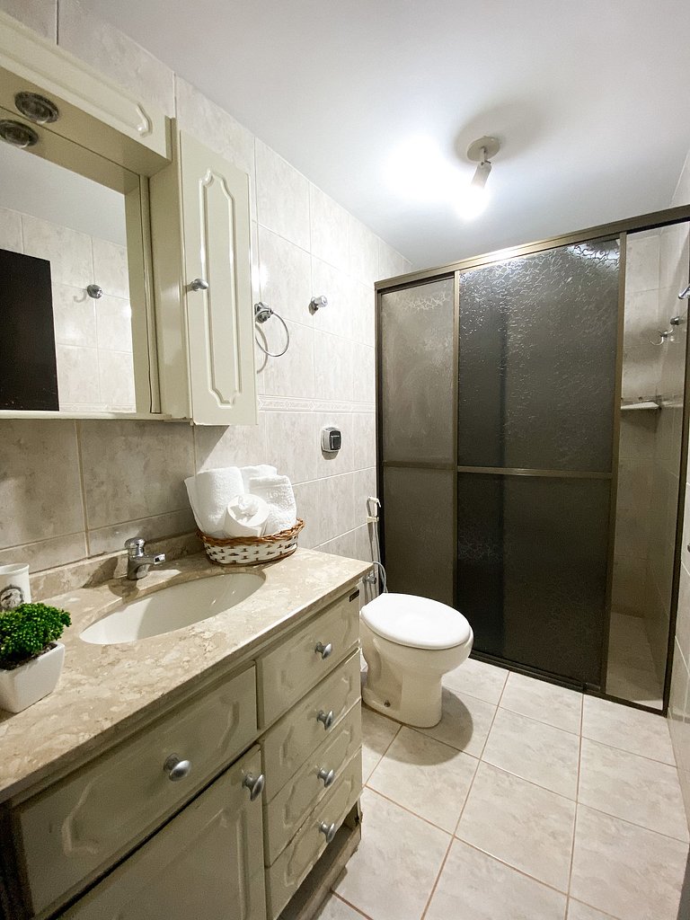 Casa com 3 suite 1qto piscina  AR para 10 hóspedes