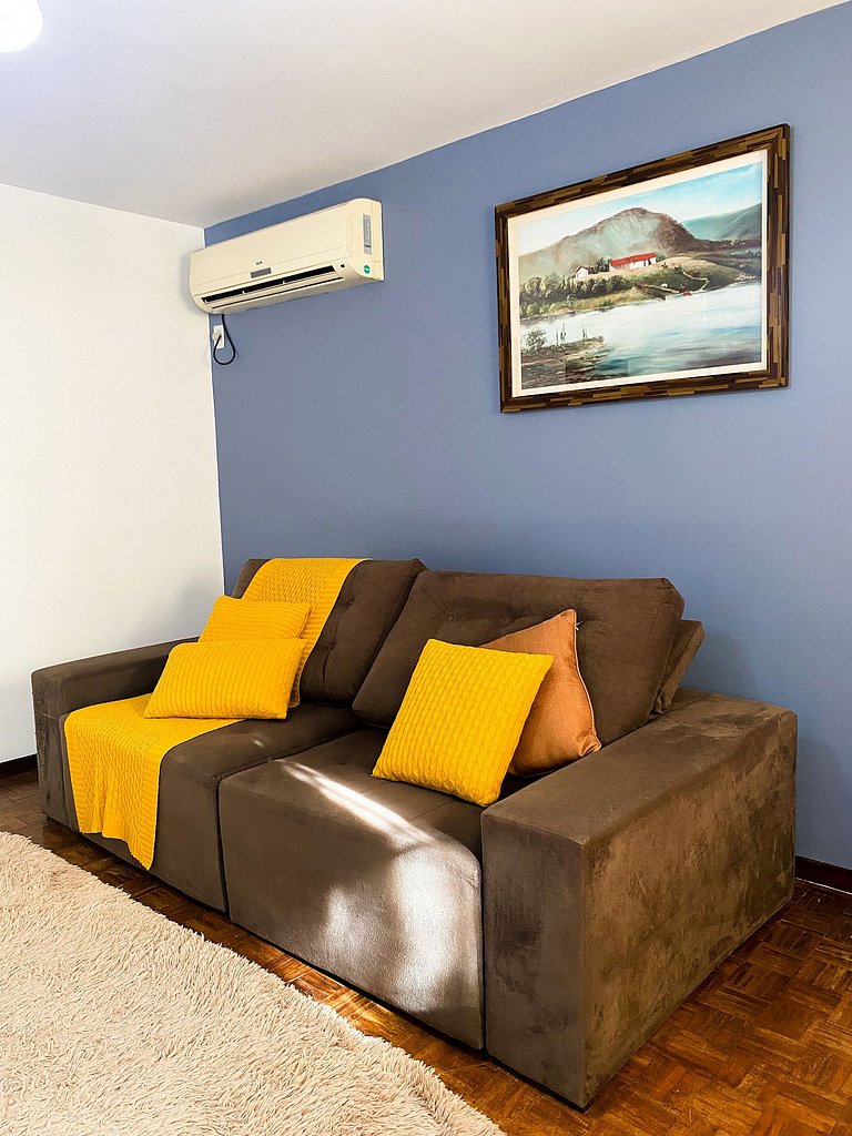 Casa com 3 suite 1qto piscina  AR para 10 hóspedes