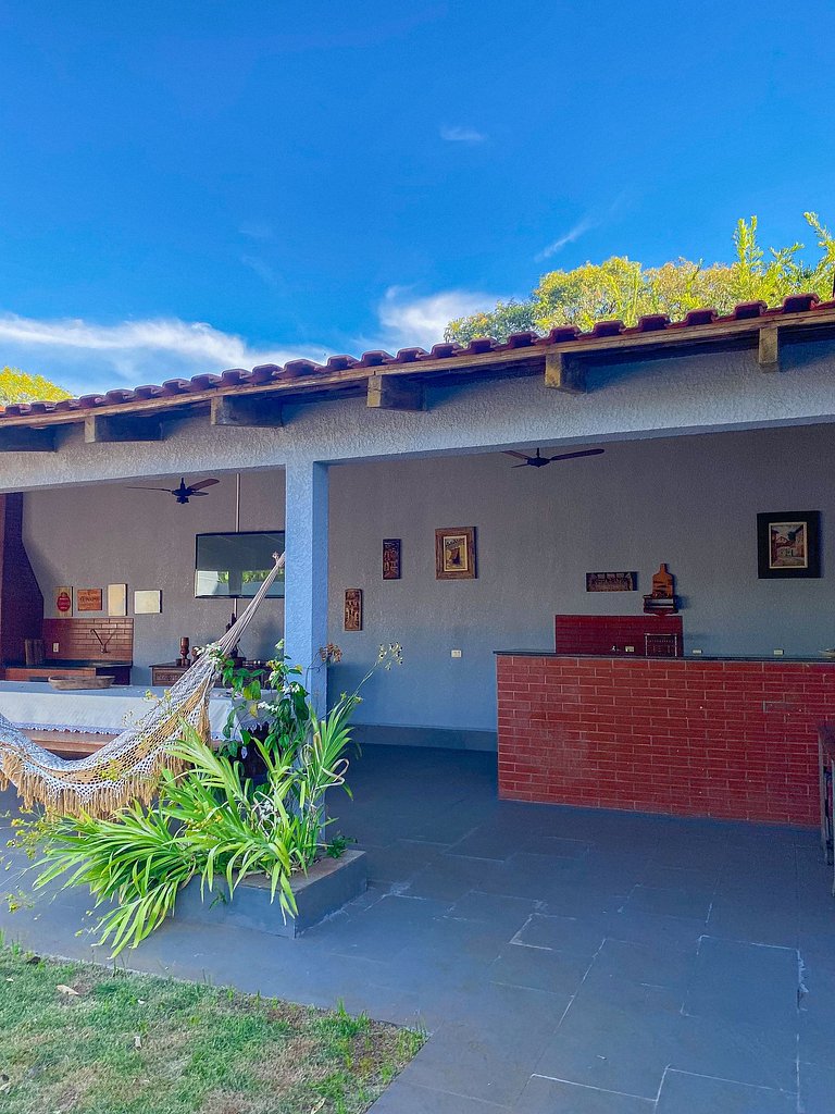 Casa com 3 suite 1qto piscina  AR para 10 hóspedes