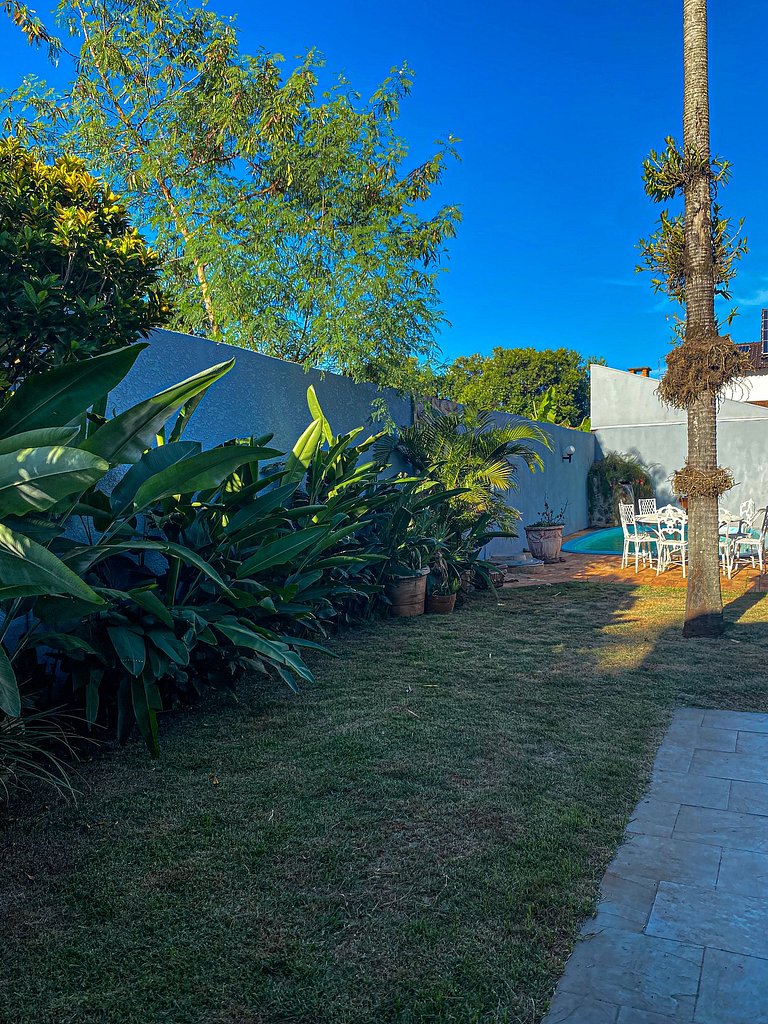 Casa com 3 suite 1qto piscina  AR para 10 hóspedes