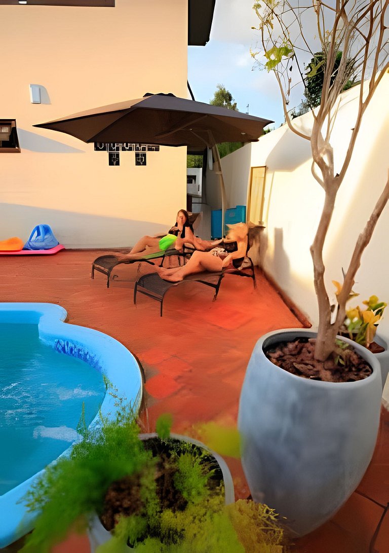 Casa Ampla com piscina para até 16 hospedes