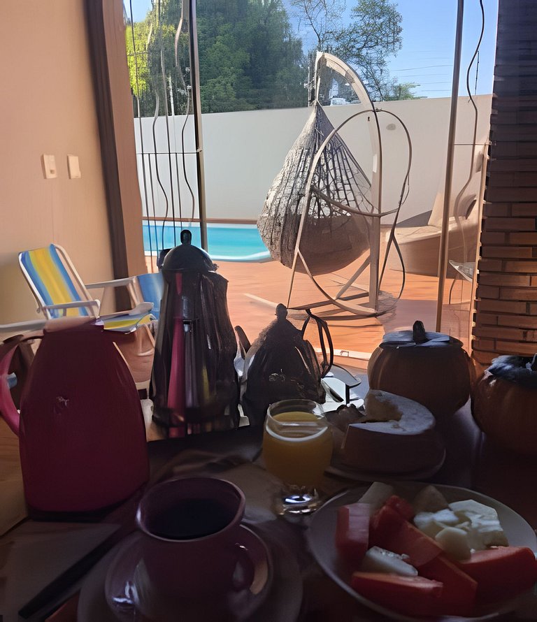 Casa Ampla com piscina para até 16 hospedes