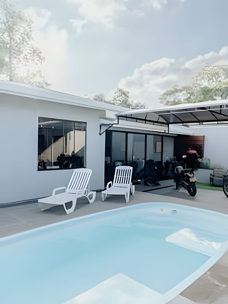 Casa Nova piscina para 8 hospede