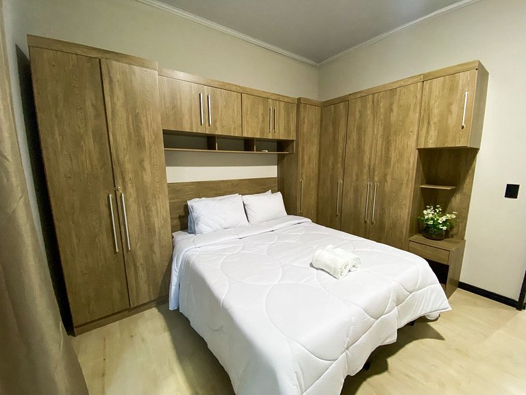 Linda casa com piscina prox. Centro