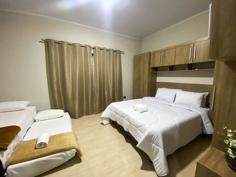 Casa com piscina região Centro pra 8 hóspedes