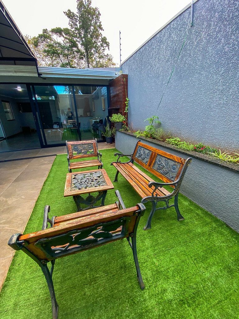 Casa com piscina região Centro pra 8 hóspedes