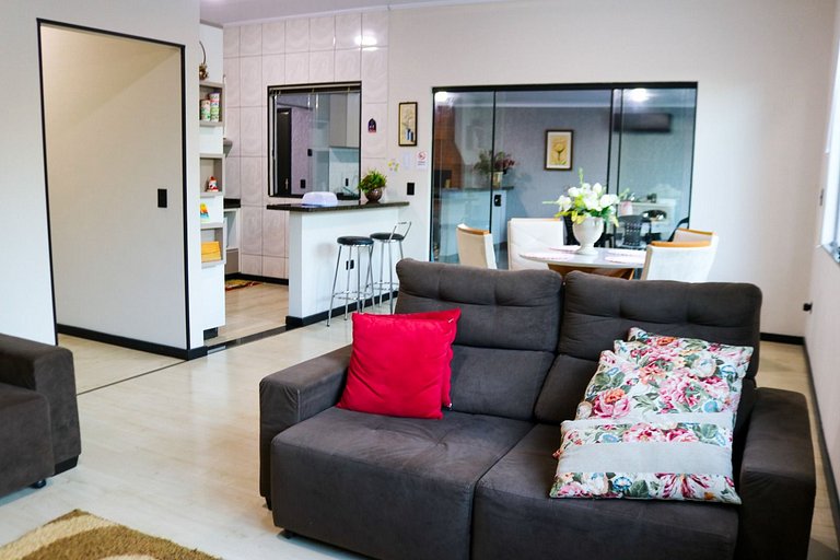 Casa com piscina região Centro pra 8 hóspedes