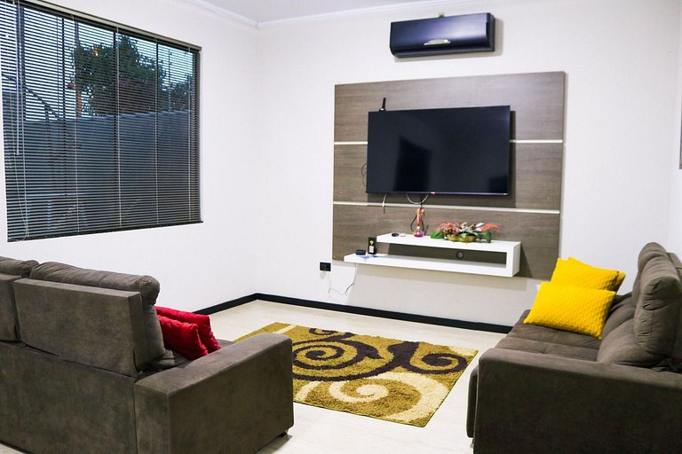 Casa com piscina região Centro pra 8 hóspedes