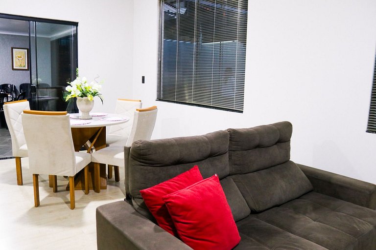 Casa com piscina região Centro pra 8 hóspedes