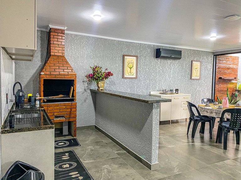 Casa com piscina região Centro pra 8 hóspedes