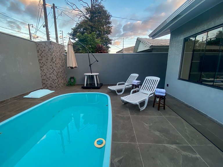Casa com piscina região Centro pra 8 hóspedes