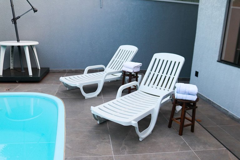 Casa com piscina região Centro pra 8 hóspedes