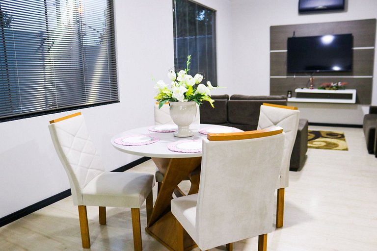 Casa com piscina região Centro pra 8 hóspedes