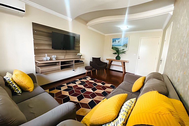 Sobrado 3 Quartos e Ar-Condicionado até 8 Pessoas