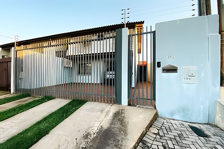 Sobrado 3 Quartos e Ar-Condicionado até 8 Pessoas