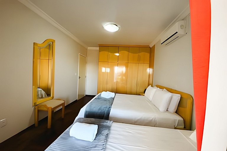 Sobrado 3 Quartos e Ar-Condicionado até 8 Pessoas