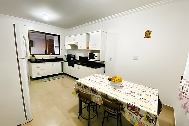 Sobrado 3 Quartos e Ar-Condicionado até 8 Pessoas