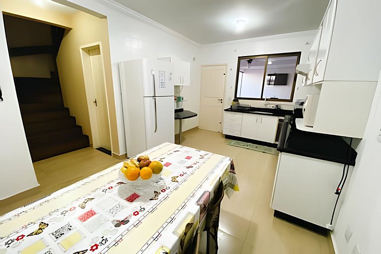 Sobrado 3 Quartos e Ar-Condicionado até 8 Pessoas