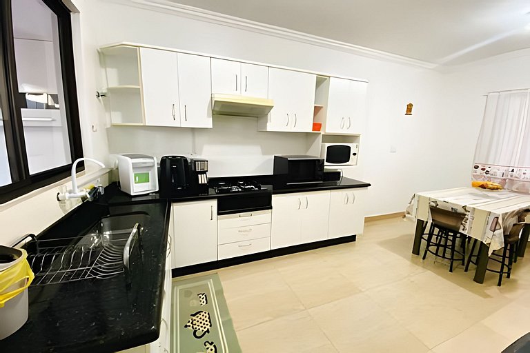 Sobrado 3 Quartos e Ar-Condicionado até 8 Pessoas