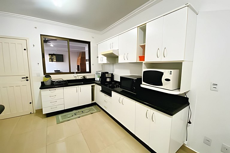 Sobrado 3 Quartos e Ar-Condicionado até 8 Pessoas