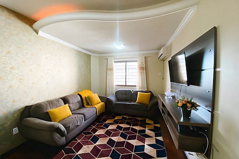 Sobrado 3 Quartos e Ar-Condicionado até 8 Pessoas