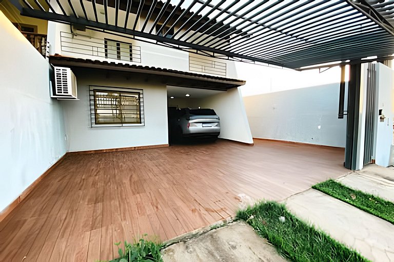 Sobrado 3 Quartos e Ar-Condicionado até 8 Pessoas