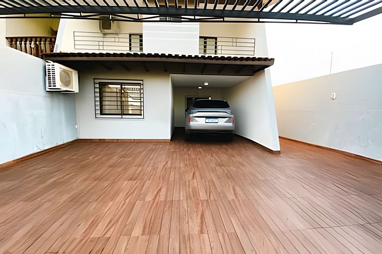 Sobrado 3 Quartos e Ar-Condicionado até 8 Pessoas