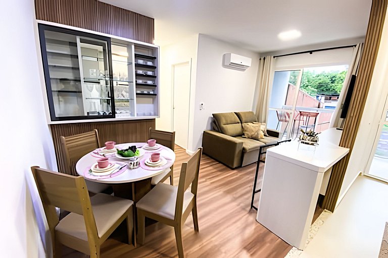 Apto  com Piscina e Jacuzzi: 2 Quartos, 5 Pessoas