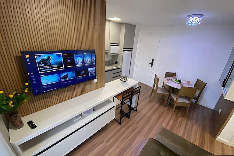 Apto  com Piscina e Jacuzzi: 2 Quartos, 5 Pessoas