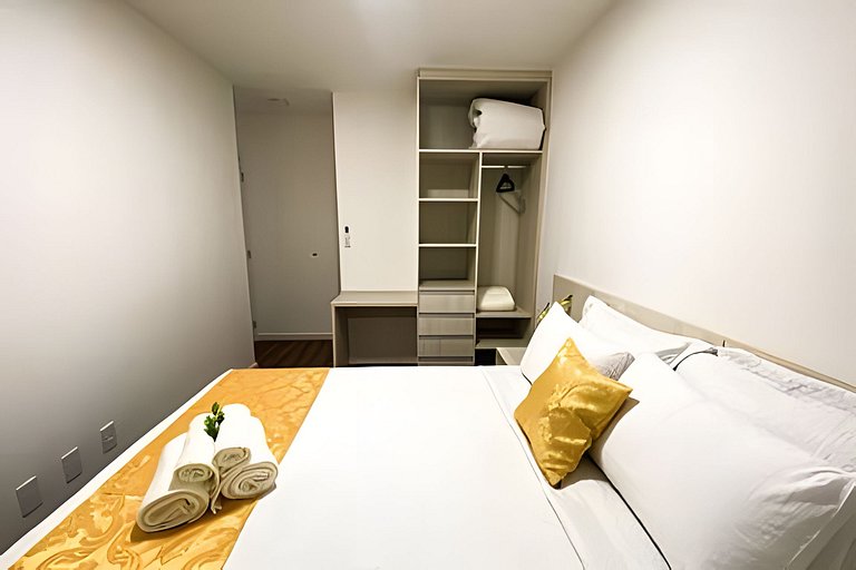 Apto  com Piscina e Jacuzzi: 2 Quartos, 5 Pessoas