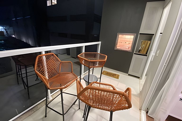 Apto  com Piscina e Jacuzzi: 2 Quartos, 5 Pessoas