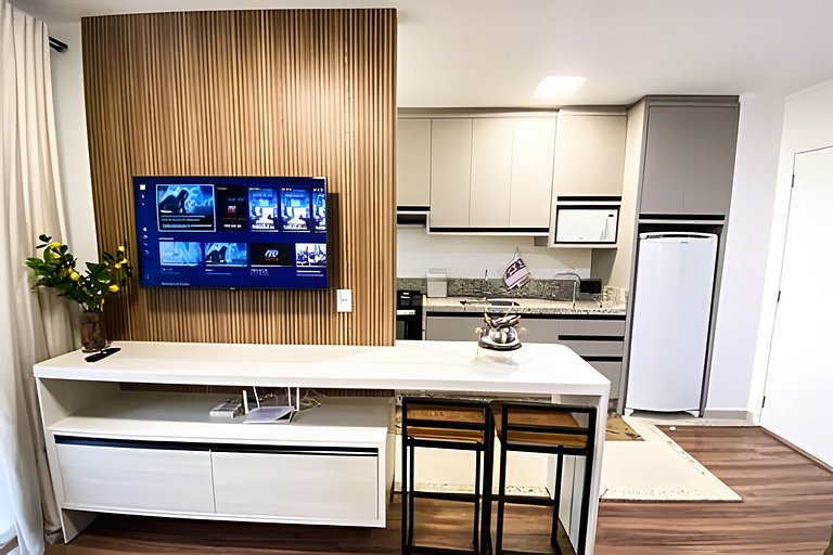 Apto  com Piscina e Jacuzzi: 2 Quartos, 5 Pessoas