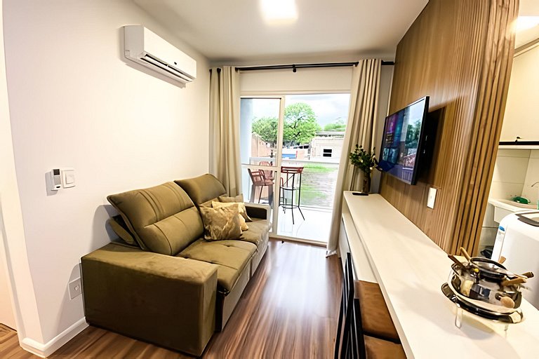 Apto  com Piscina e Jacuzzi: 2 Quartos, 5 Pessoas