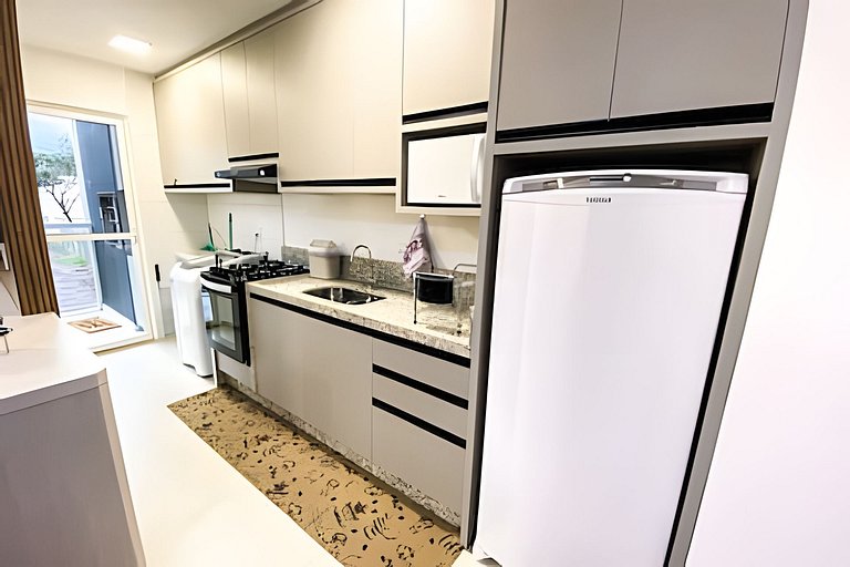 Apto  com Piscina e Jacuzzi: 2 Quartos, 5 Pessoas