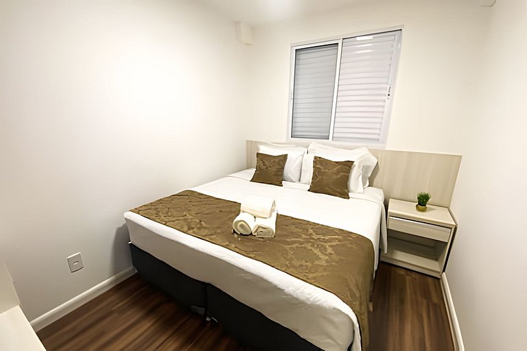 Apto  com Piscina e Jacuzzi: 2 Quartos, 5 Pessoas