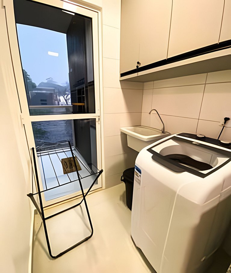 Apto  com Piscina e Jacuzzi: 2 Quartos, 5 Pessoas