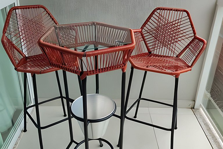 Apto  com Piscina e Jacuzzi: 2 Quartos, 5 Pessoas